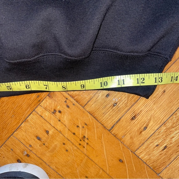 Missguided Black Off Shoulder Cropped Sweatshirt - Picture 9 of 10